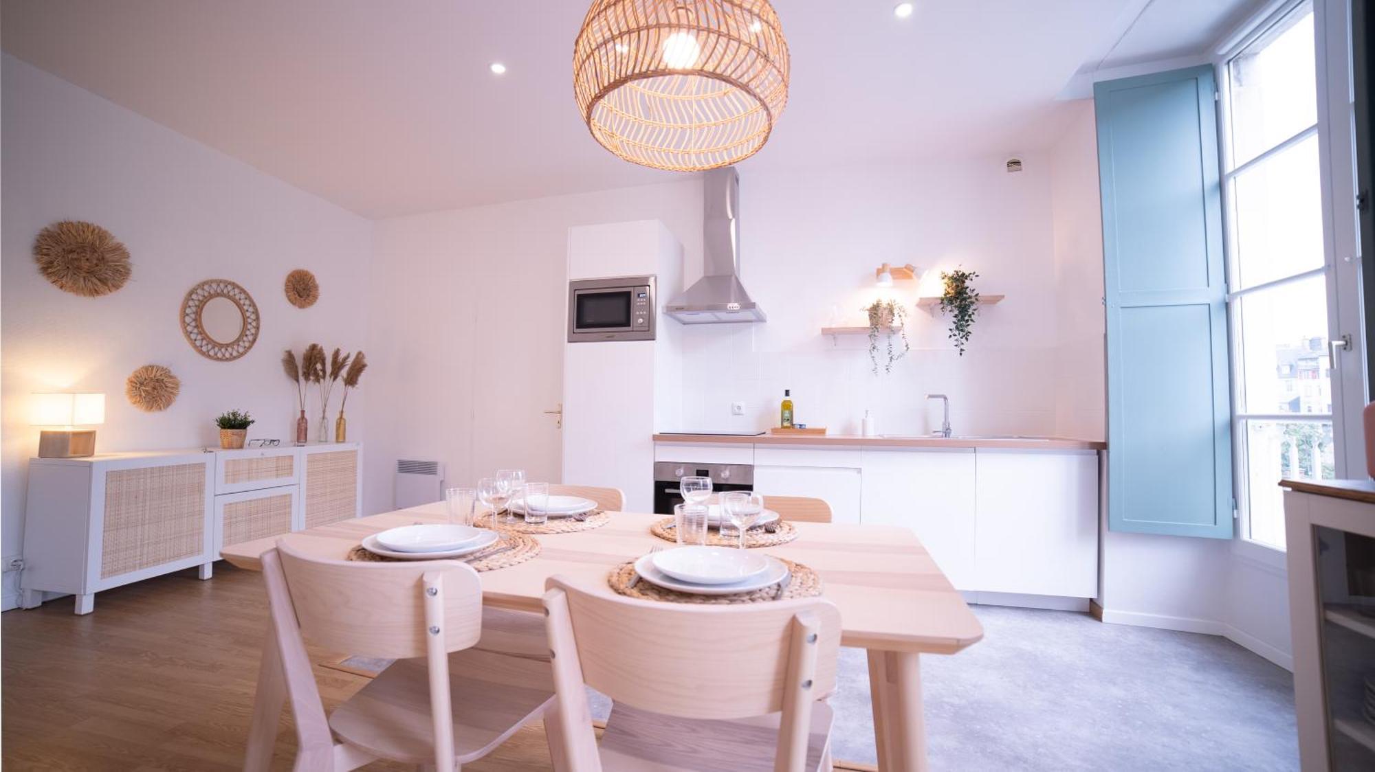 Apartment La Vue Royale - Face Au Chateau - Wifi - 4 Personnes Pau